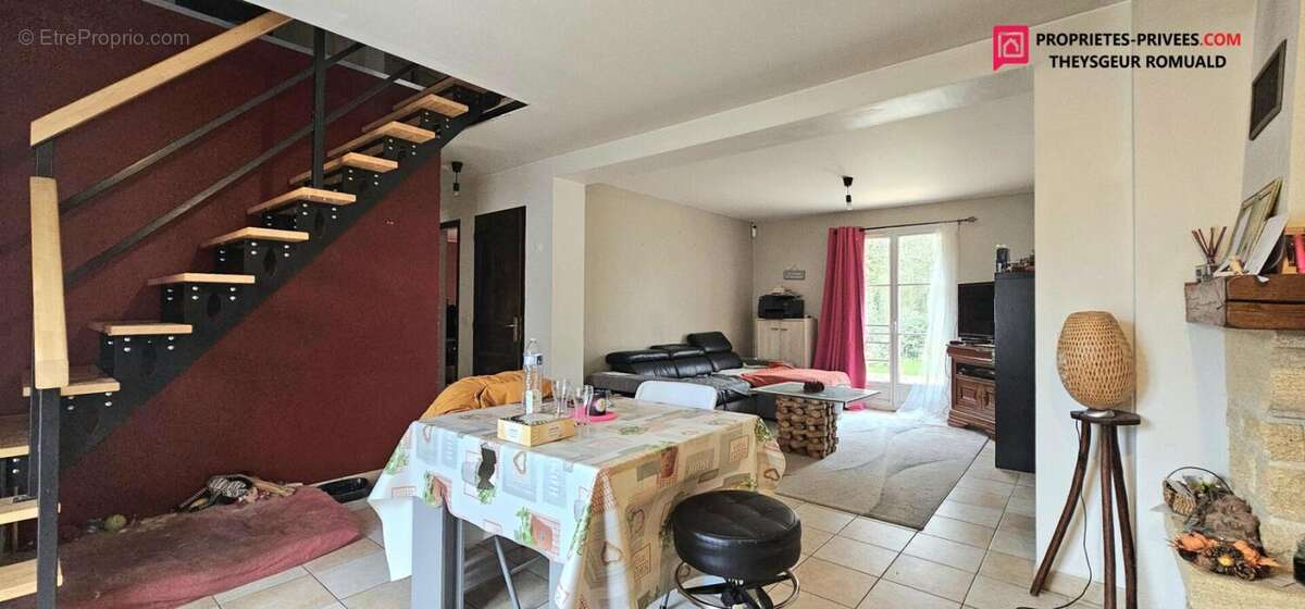 Maison à EGREVILLE