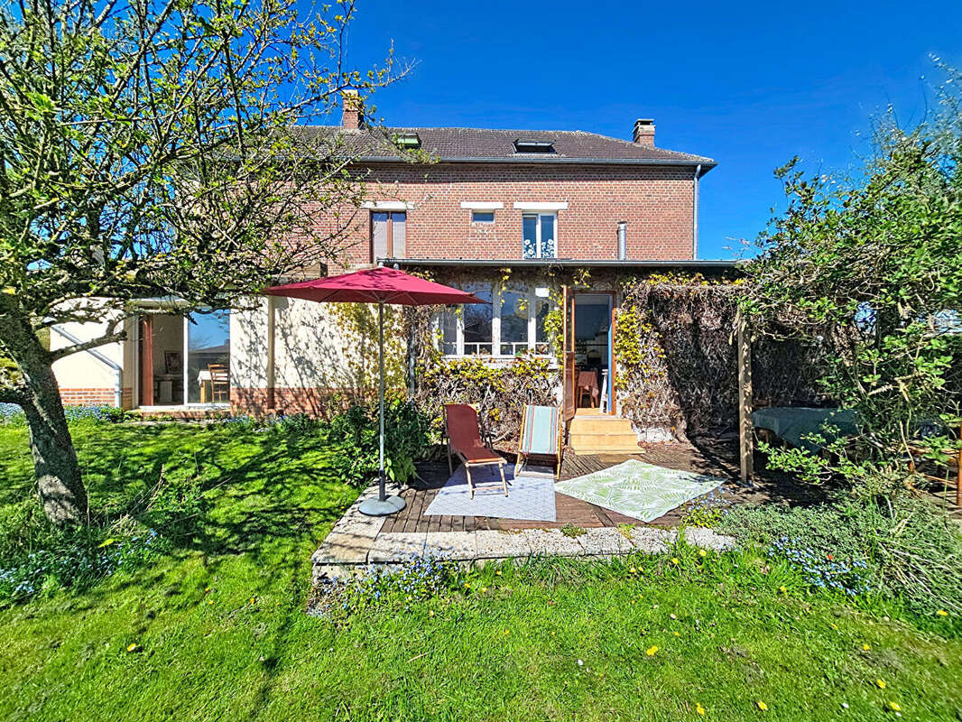 Maison à LA NEUVILLE-CHANT-D'OISEL