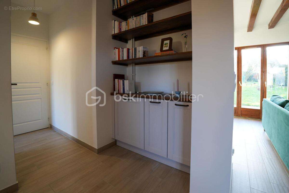 Maison à MONTEVRAIN