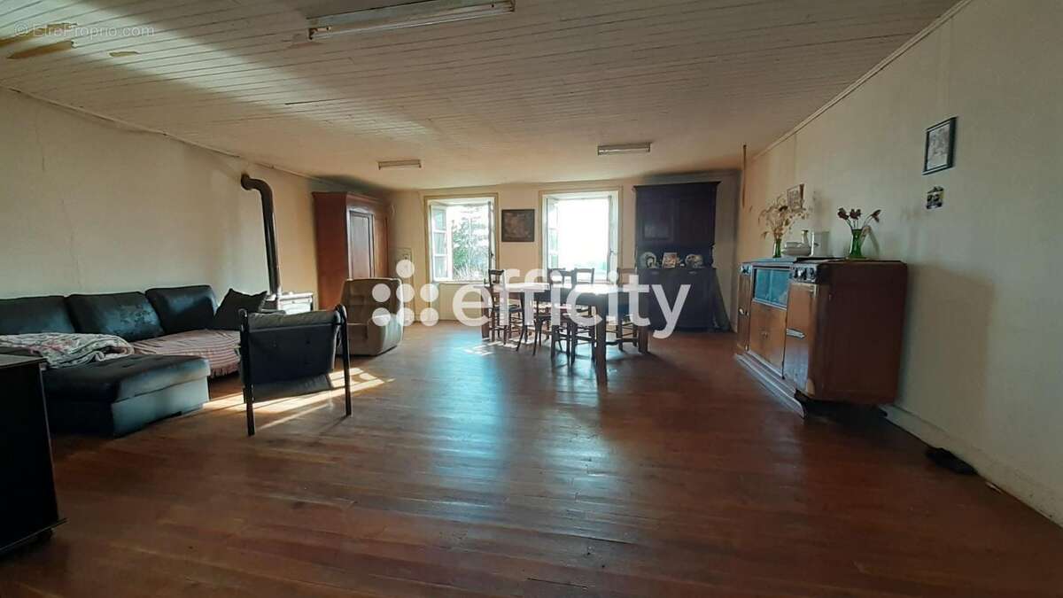 Maison à EGLISOLLES