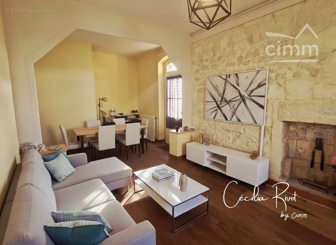 Maison à SAINT-YZAN-DE-SOUDIAC