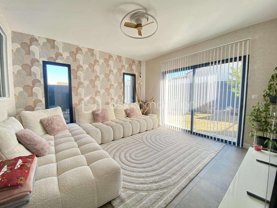 Maison à MONTELIMAR