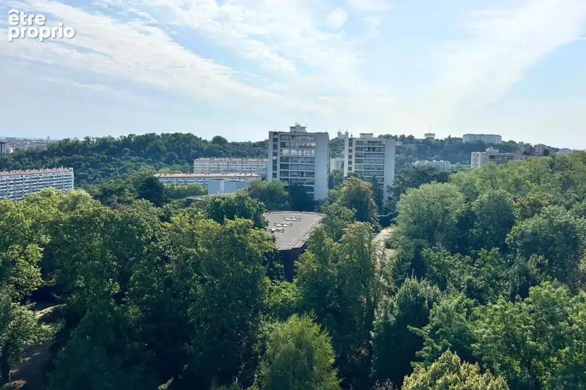 Appartement à vendre 3 pièces lyon 5eme arrondissement (69) - vue degagee - calme - parking - proche des commodites - photo 3