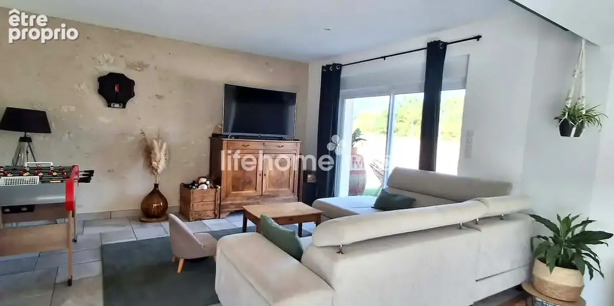 Maison 135 m² à Azay-Le-Ferron  - photo 6