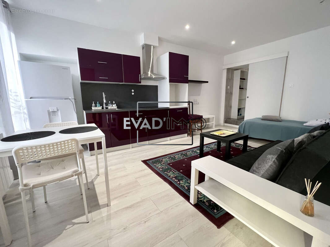 Appartement à CHAZELLES-SUR-LYON