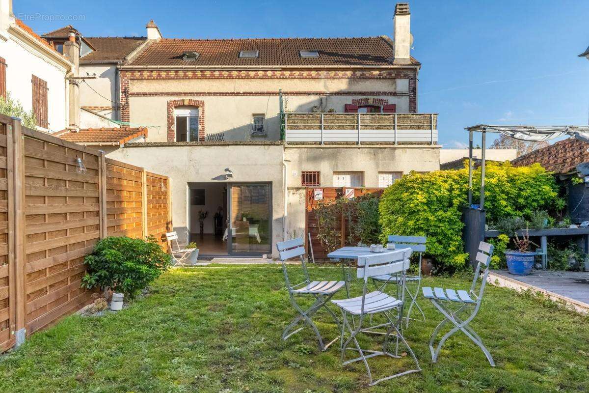 Maison à MONTLIGNON