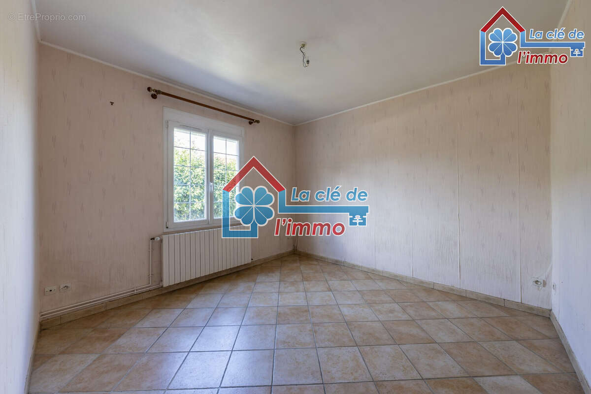 Maison 120 m² à Moissy-Cramayel  - photo 8