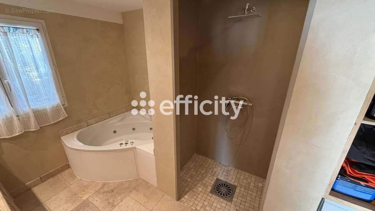 Maison 113 m² à Apt  - photo 11