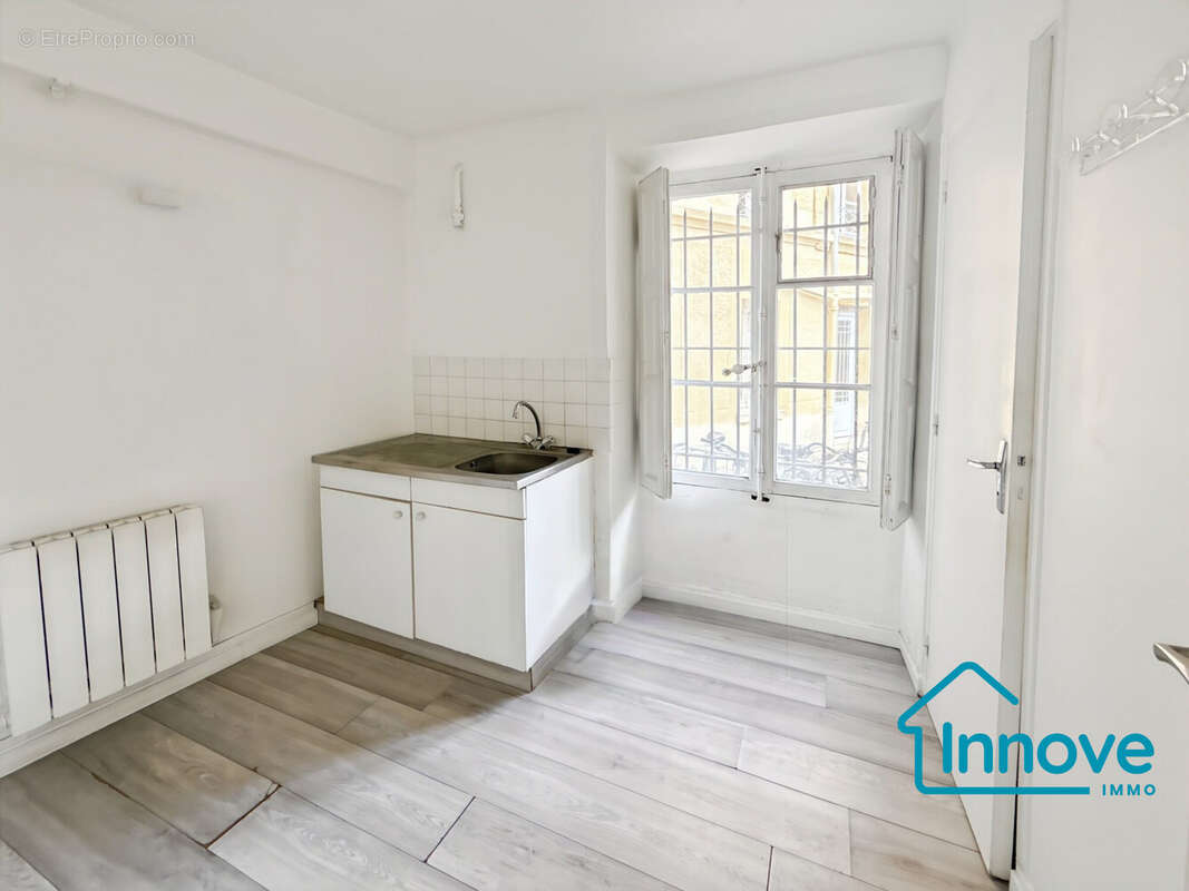 Commerce à VERSAILLES