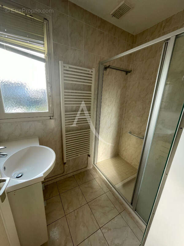 Maison à SAINT-JEAN-DE-BRAYE