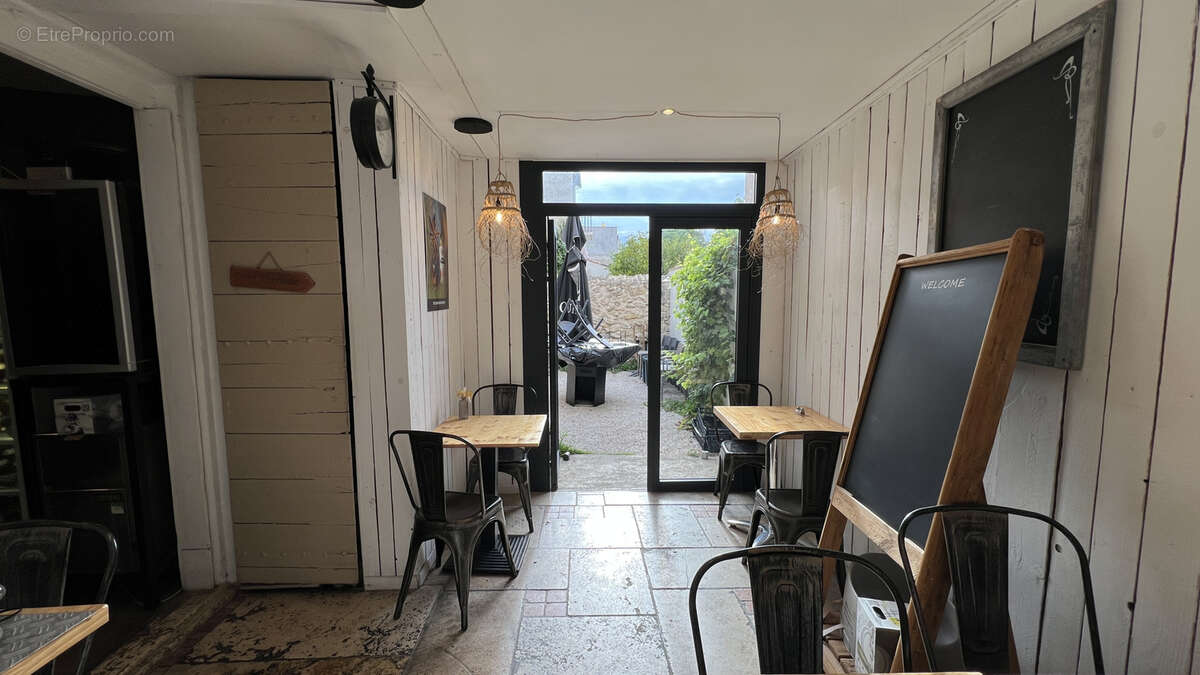 Commerce à GREOUX-LES-BAINS