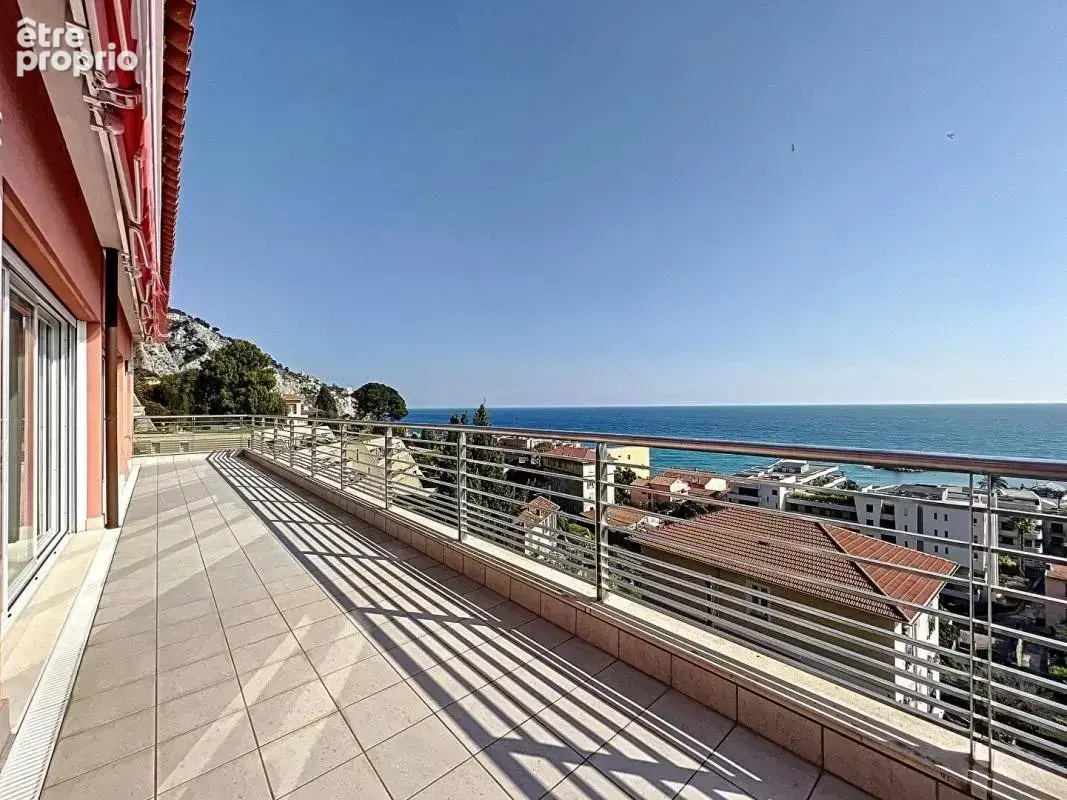 Menton, quartier garavan: 4 pieces de 130 m2 avec terrasse de  50 m2 et vue mer panoramique - photo 18