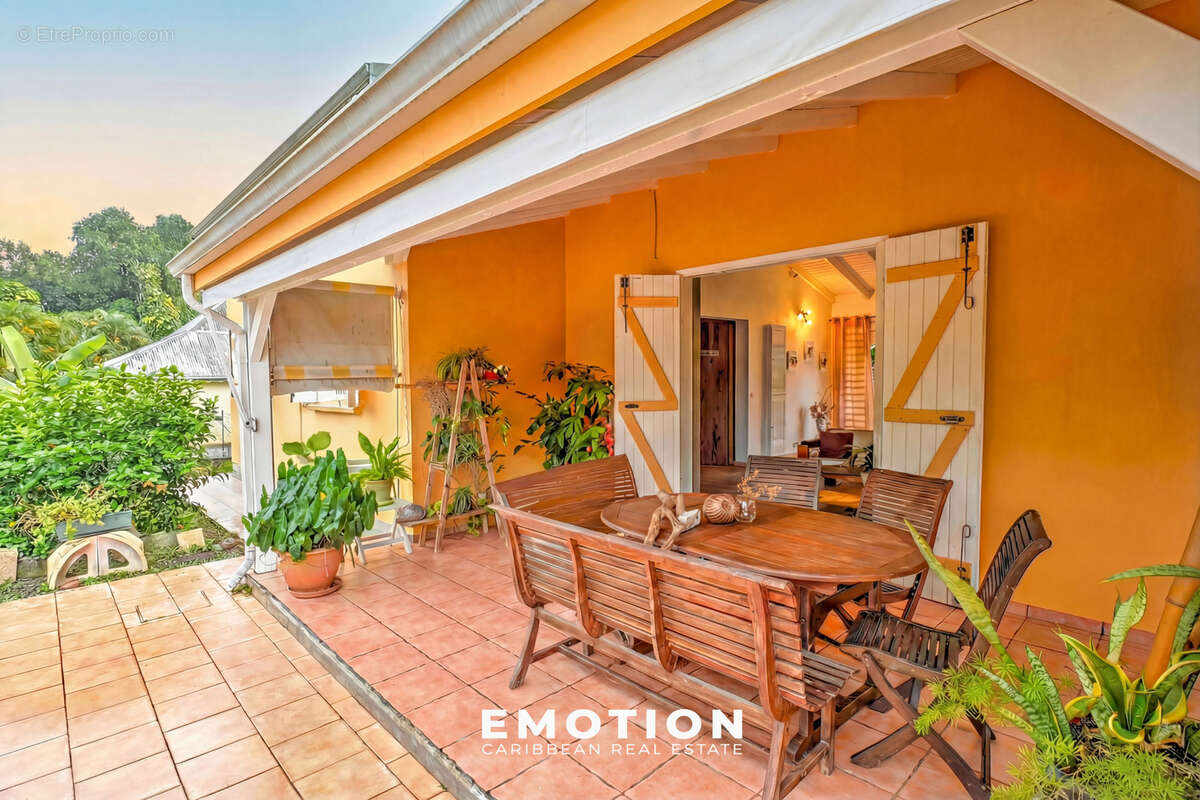 Maison à PETIT-BOURG