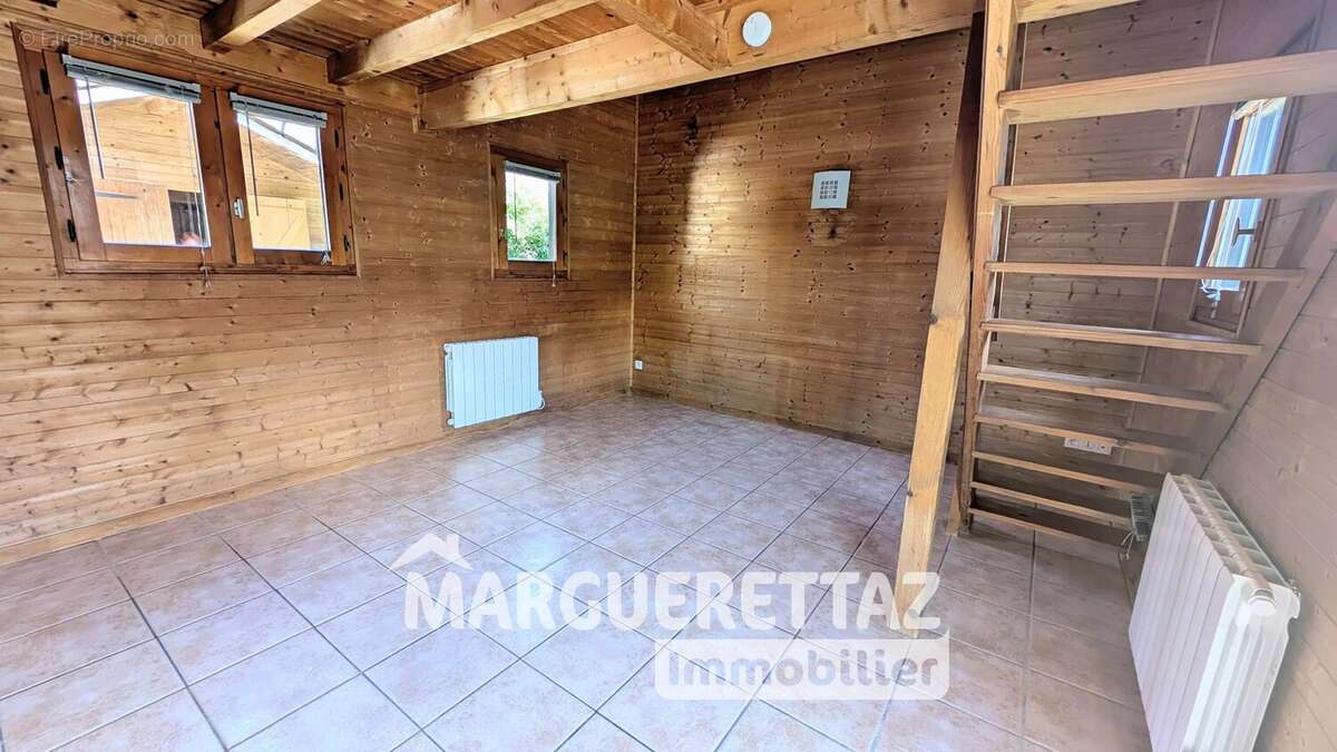 Maison à LA ROCHE-SUR-FORON