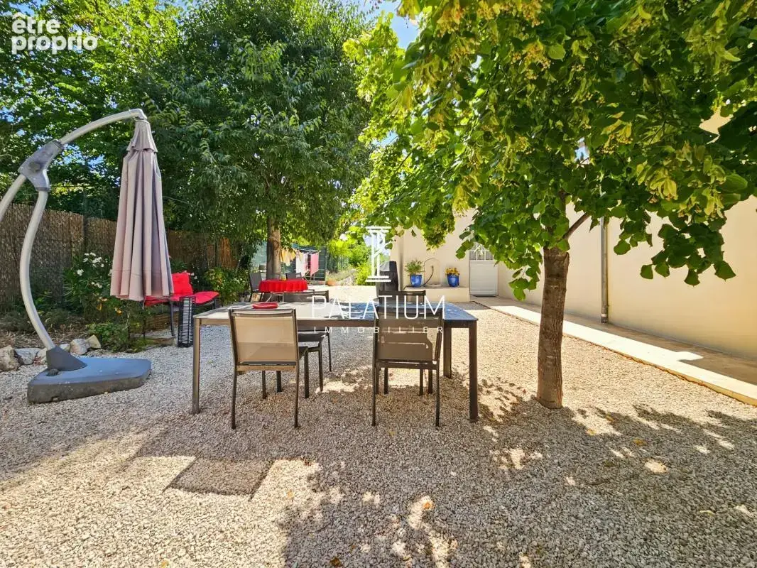 MÉRINDOL - Villa 130 m² entièrement rénovée sur 1 775m² - photo 4