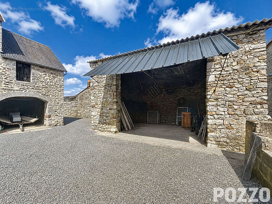 Magnifique longère, 133m2, dépendances, vaste terrain sans vis à vis à regneville sur mer - photo 13