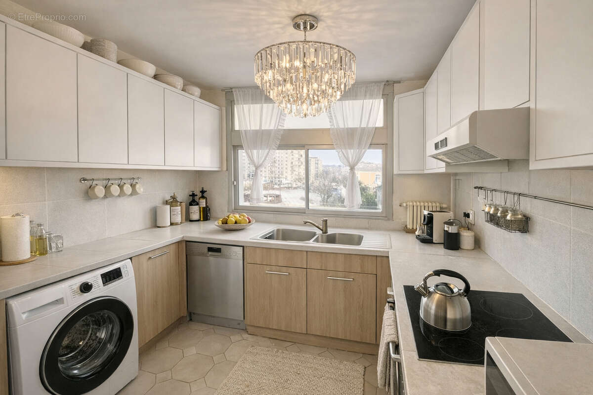 Appartement à COURBEVOIE