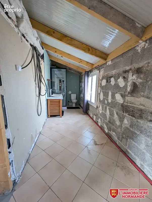 Maison à rénover 140m² et dépendance - Terrain 1200m² - photo 8