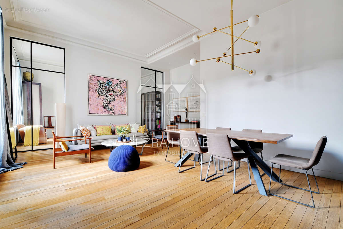 Appartement à PARIS-16E