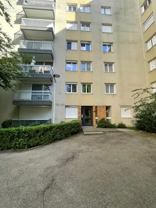 Appartement T4- 81,63m2- 8ème et dernier étage- Cave- Parking Privatif- Garage- Vue dégagée - Montaud- Le Grand Clos - photo 16