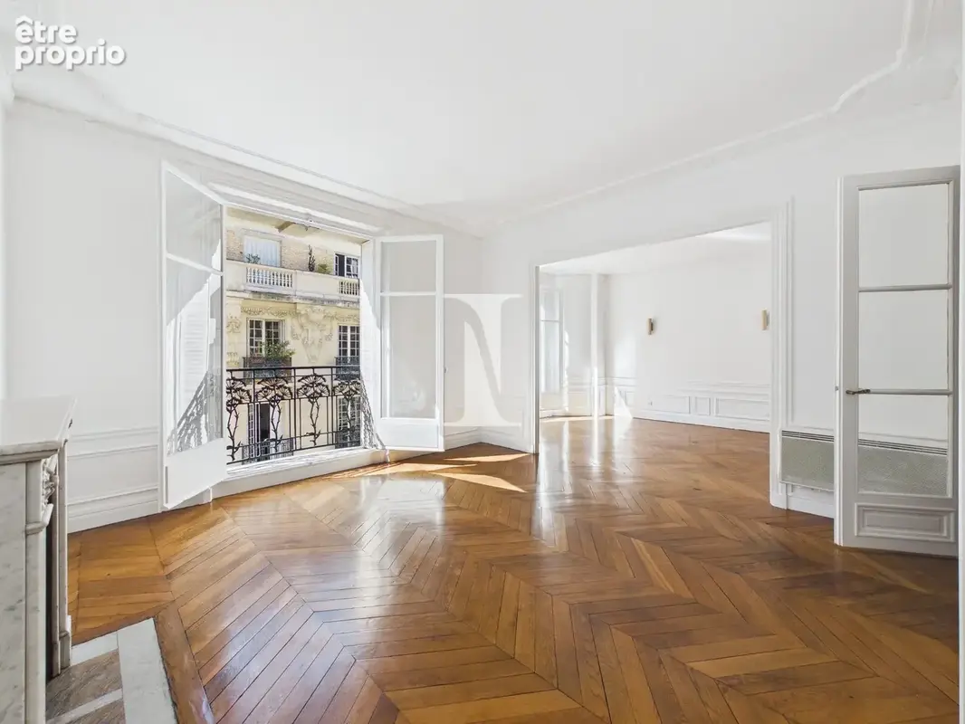 Appartement à PARIS-17E
