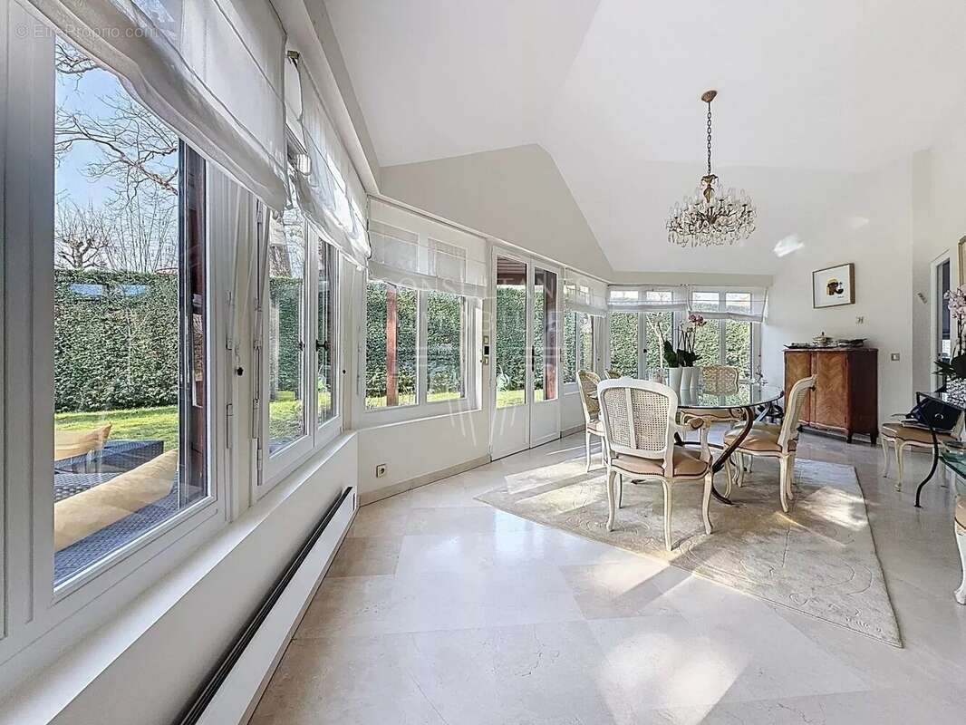 Maison à LE VESINET