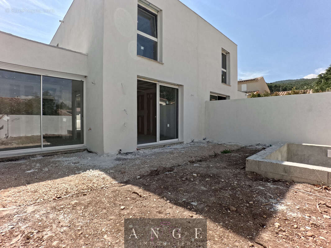 Maison à LA FARLEDE