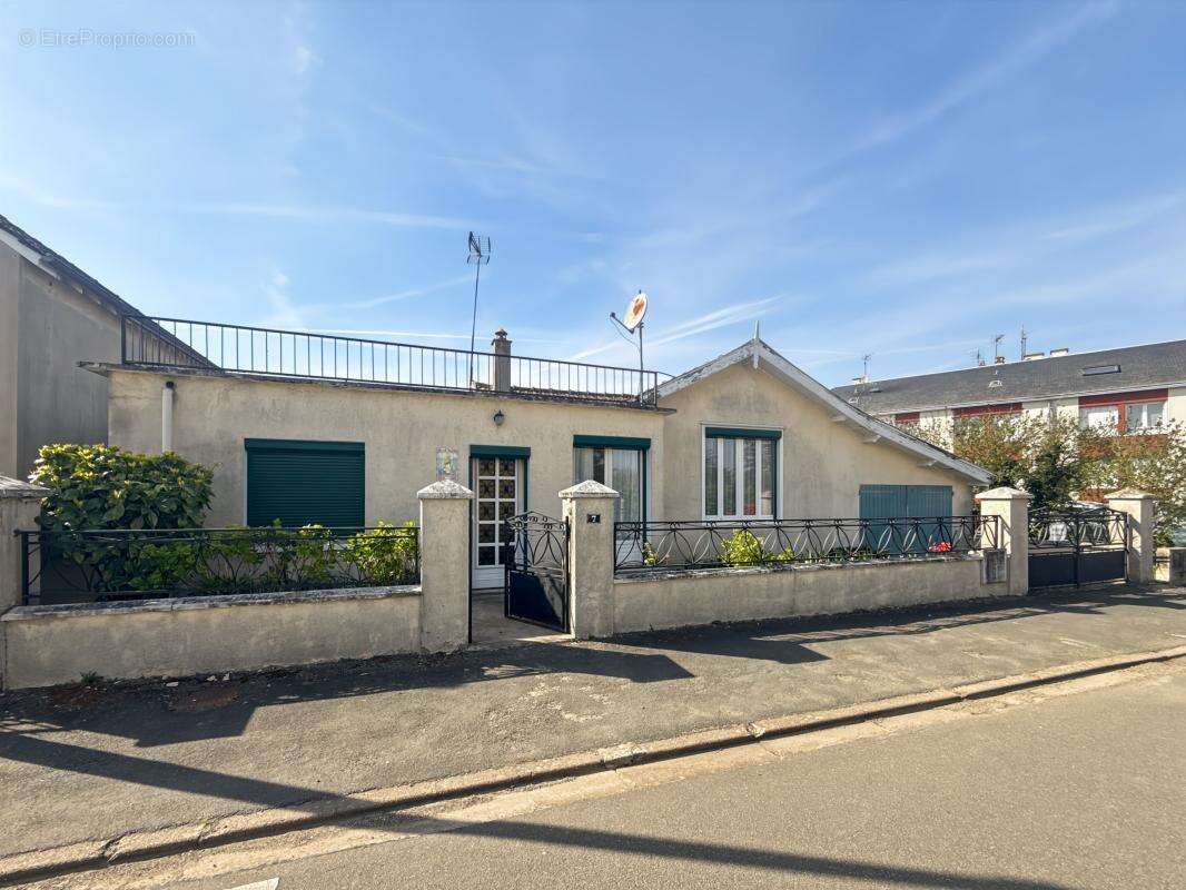  À VENDRE – Maison à rénover avec fort potentiel  - photo 9