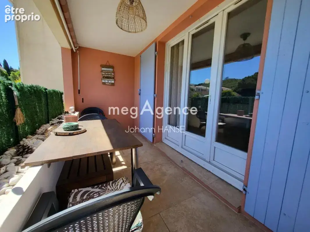 La croix-valmer – t2 29 m² – terrasse couverte 8 m² – piscine – tout à pied - photo 5