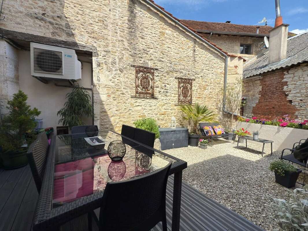 Maison à VERTEUIL-SUR-CHARENTE