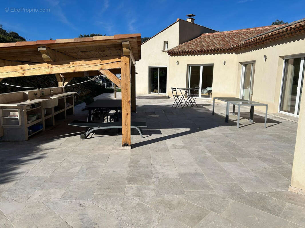 Autre à PLAN-DE-LA-TOUR
