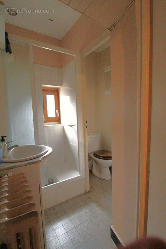 Maison de village et ses dépendances. - photo 6