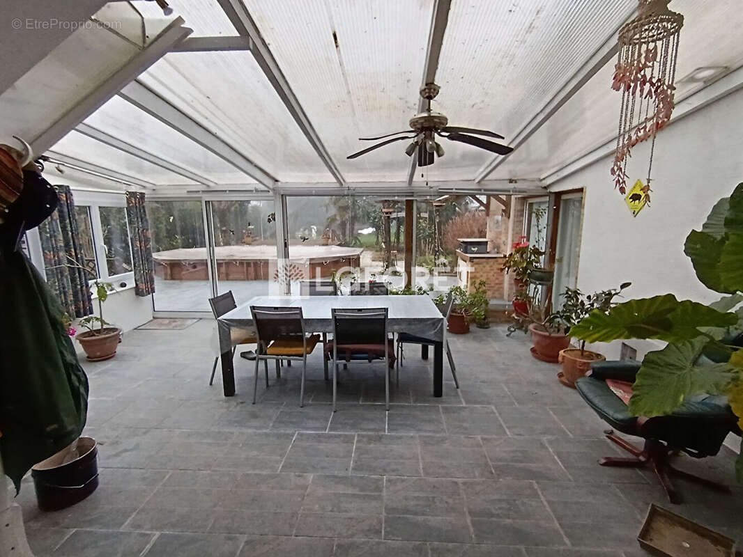 Maison à SAINT-NICOLAS-DE-LA-GRAVE