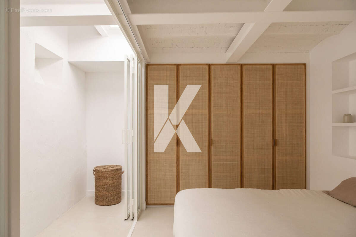 Sous-sol aménagé (pièce) - Appartement à PARIS-10E