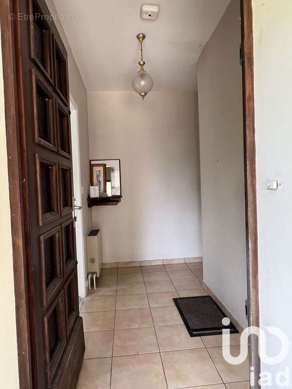 Maison 110 m² à Saint-Macoux  - photo 4