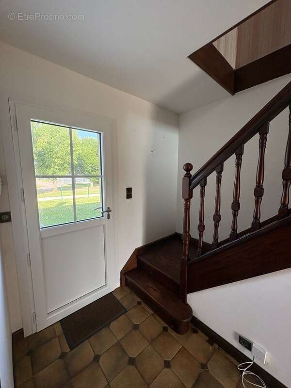 Maison à rénover avec vie de plain-pied 4 Chambres sur sous-sol dans le bourg de SAINT-VIGOR-D'YMONVILLE (76430) - photo 5