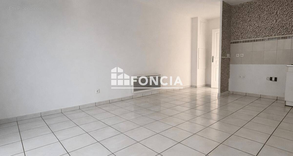 Maison à LA RIVIERE-SAINT-SAUVEUR