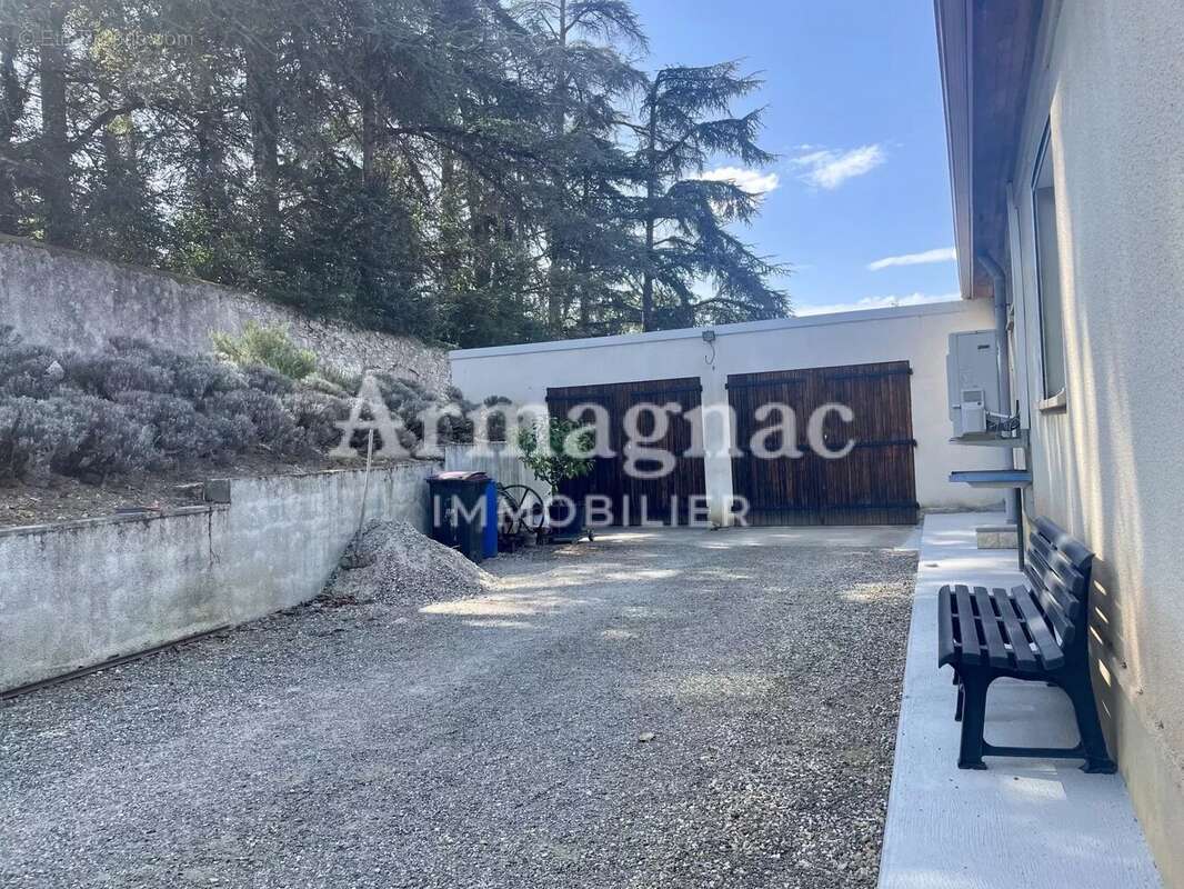 Maison à VALENCE-SUR-BAISE