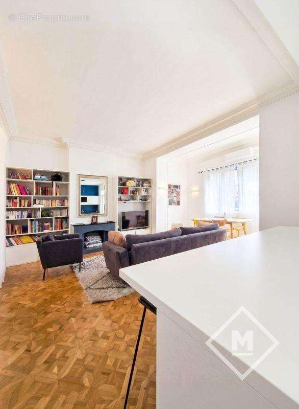 Superbe appartement T4 de 92m² avec climatisation, au 1er étage à Marseille 8ème - Carré d'Or - photo 8