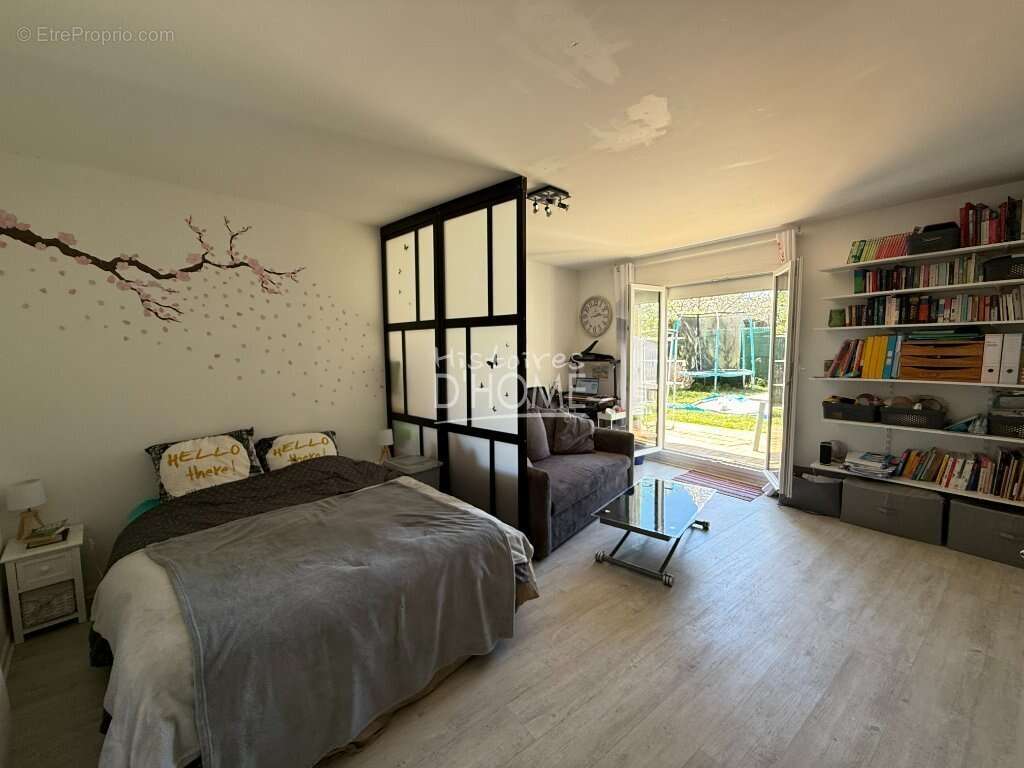 Appartement à VERNEUIL-L'ETANG