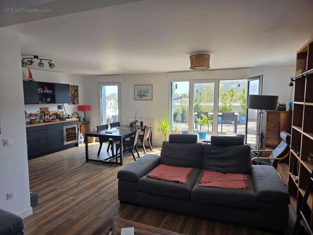 T4 98 m2 · Dernier étage · Terrasse 42 m2 plein sud · DPE A - photo 3