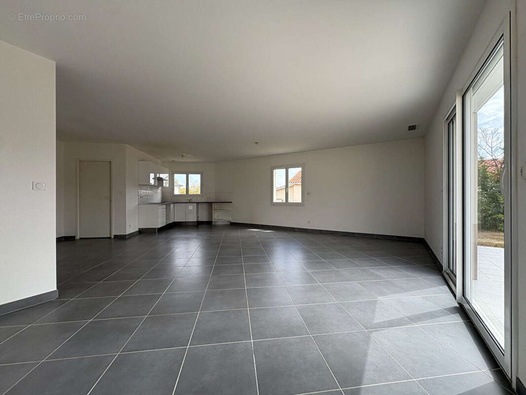 Maison Pompignac 4 pièce(s) 100 m2 / 792 m² de terrain - photo 10