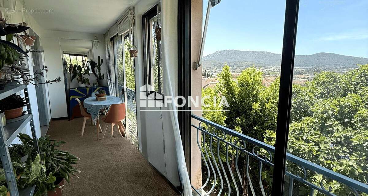 Appartement à HYERES