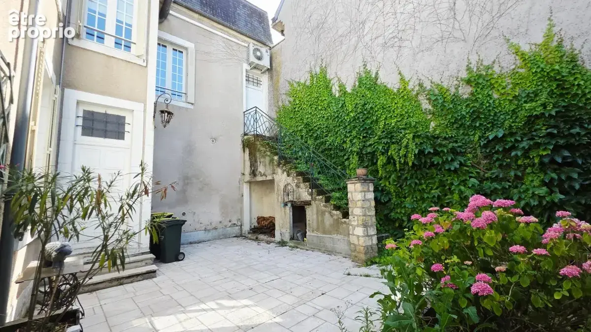 Bourges centre maison de 191m² 6 pieces garage jardin - photo 2