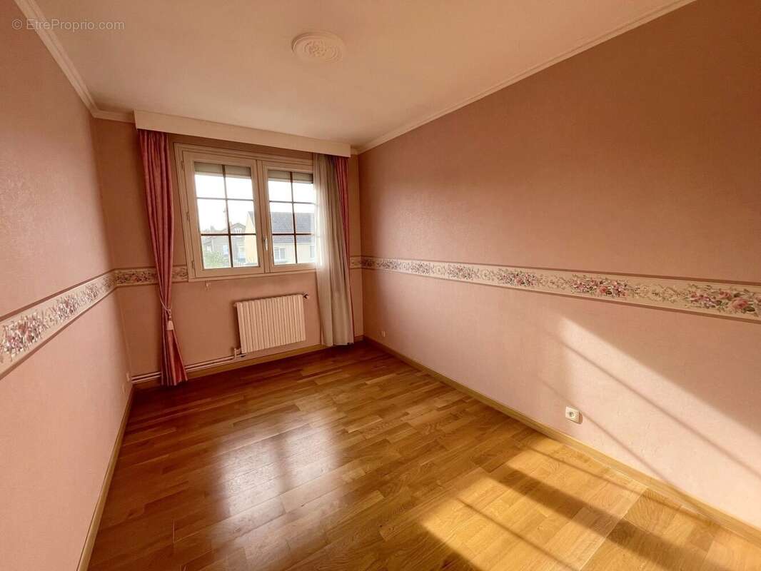 Maison à LES MUREAUX