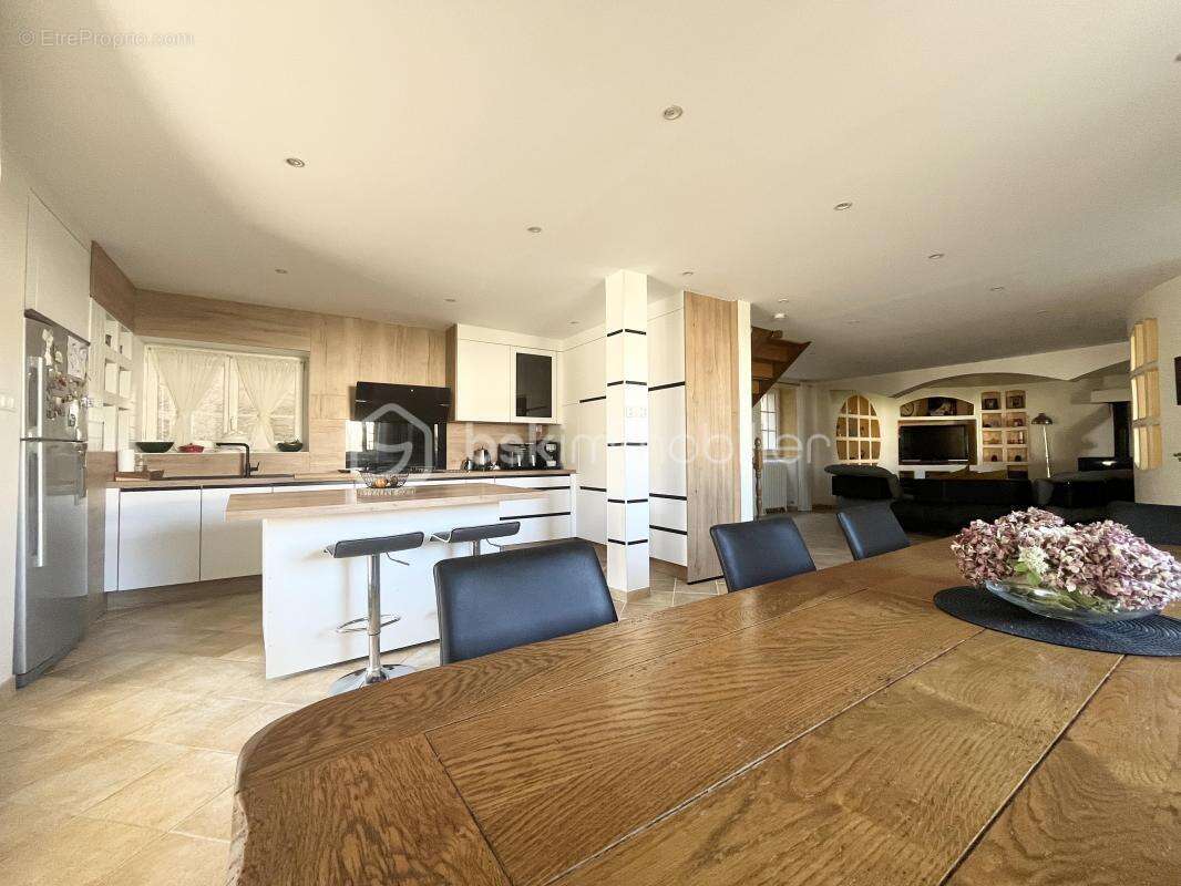 Maison à PEYZIEUX-SUR-SAONE