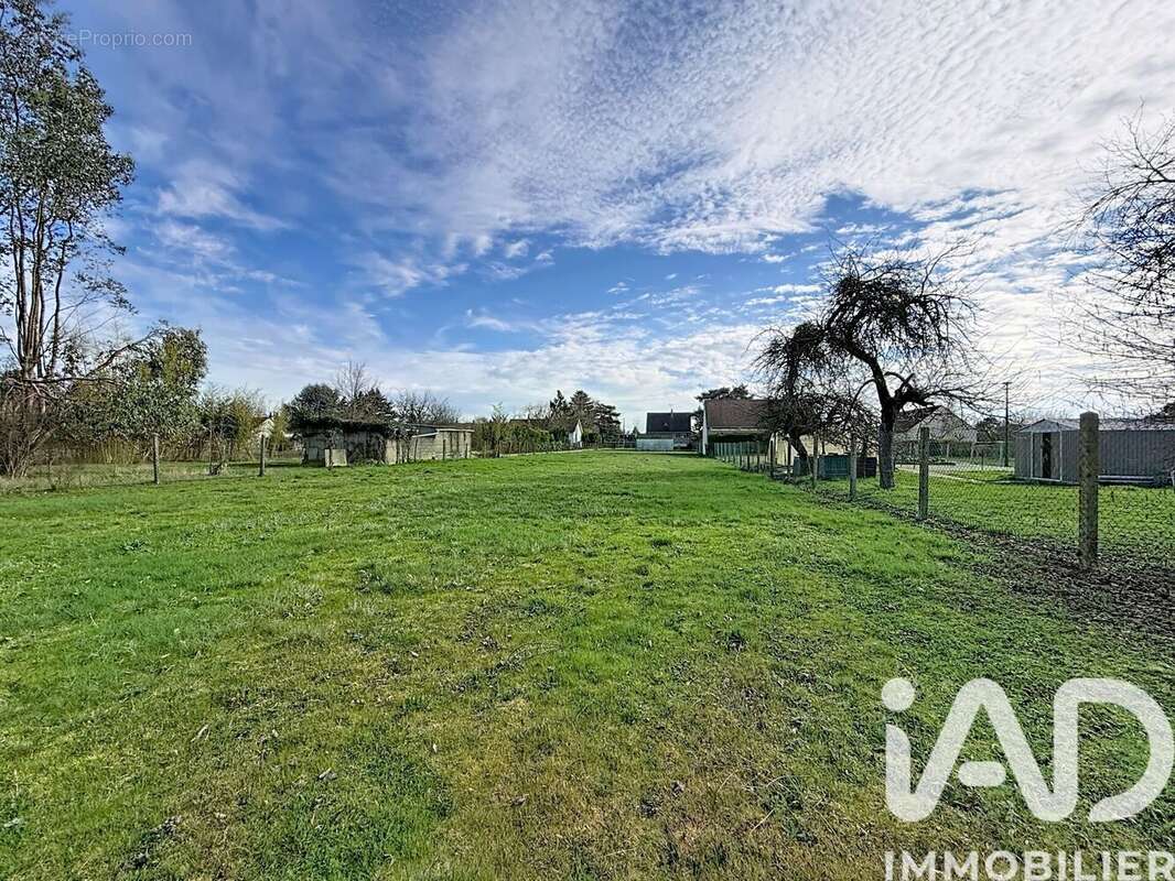 Photo 8 - Terrain à LES MONTILS