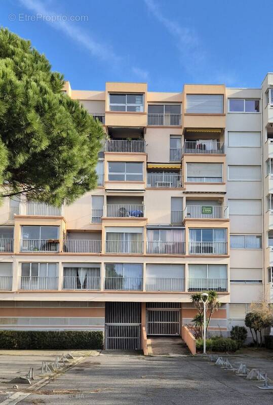 Appartement à MAUGUIO