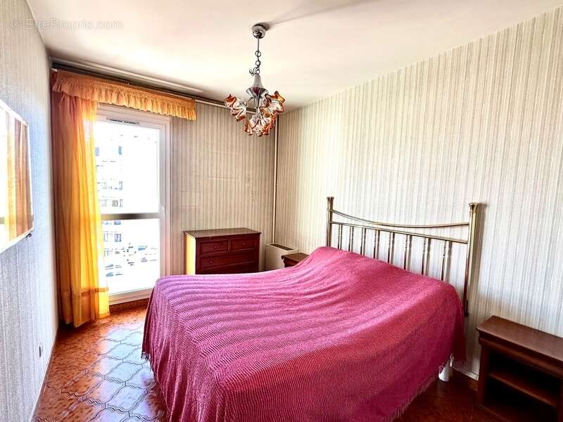 Appartement à MARSEILLE-4E