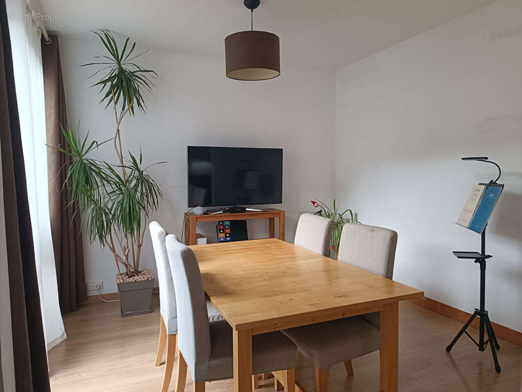 Appartement à FONTENAY-LE-FLEURY